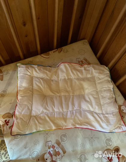 Детское одеяло и подушка в кроватку