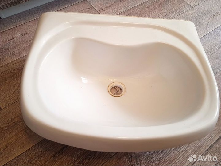 Раковина в ванную бу