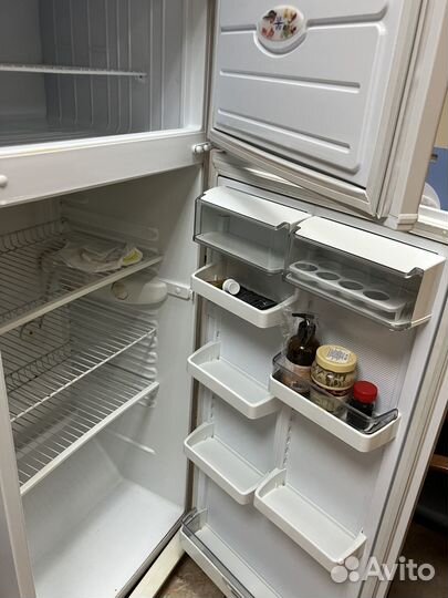 Холодильник б/у, не рабочий, на запчасти