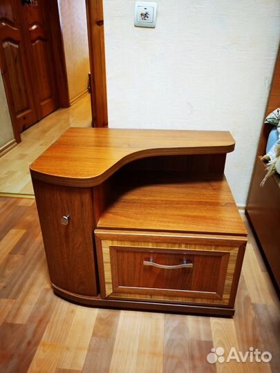 Две прикроватные тумбы Лазурит (светлый орех)