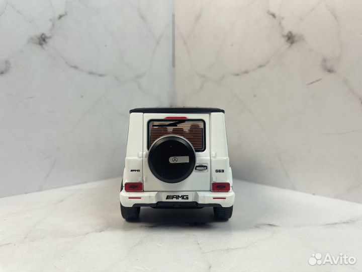 Модель машины Mercedes-Benz G-класс 1:32