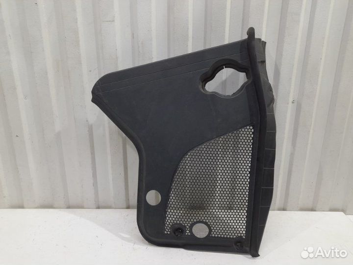 Жабо,решетка под лобовое стекло (левая) Mercedes