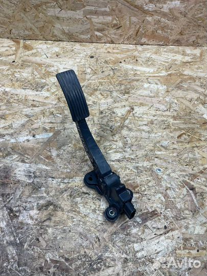 Педаль газа Mitsubishi Outlender XI