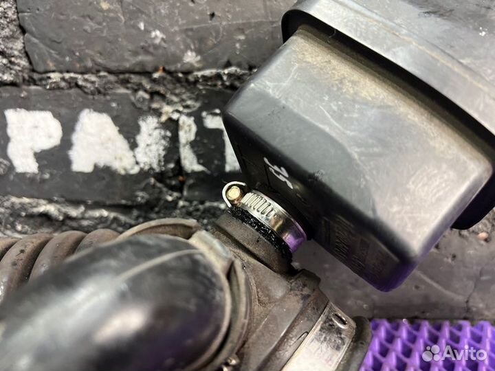 Патрубок воздушного фильтра Nissan X-Trail NT31