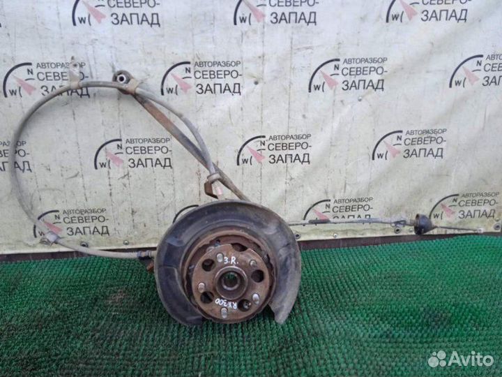 Кулак поворотный задний правый Lexus Rx330 MCU38