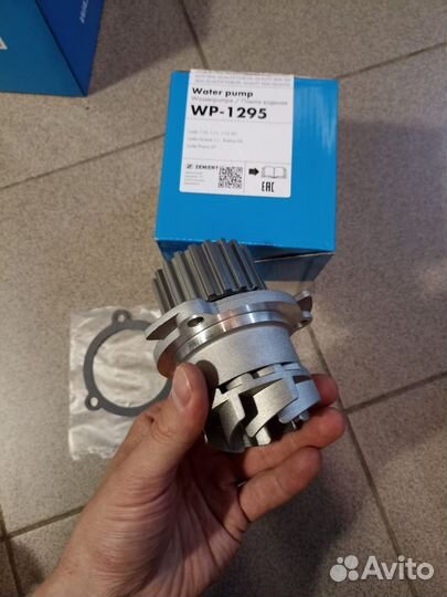 Помпа водяная LADA Priora 21126 16V