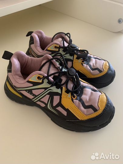 Кроссовки Zara 27 размер 16,9см