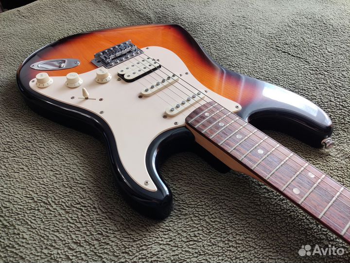 Электрогитара Fender squier bullet Strat