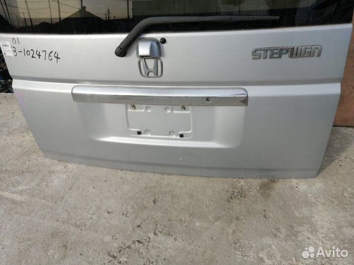 Дверь багажника Honda Stepwgn RF1