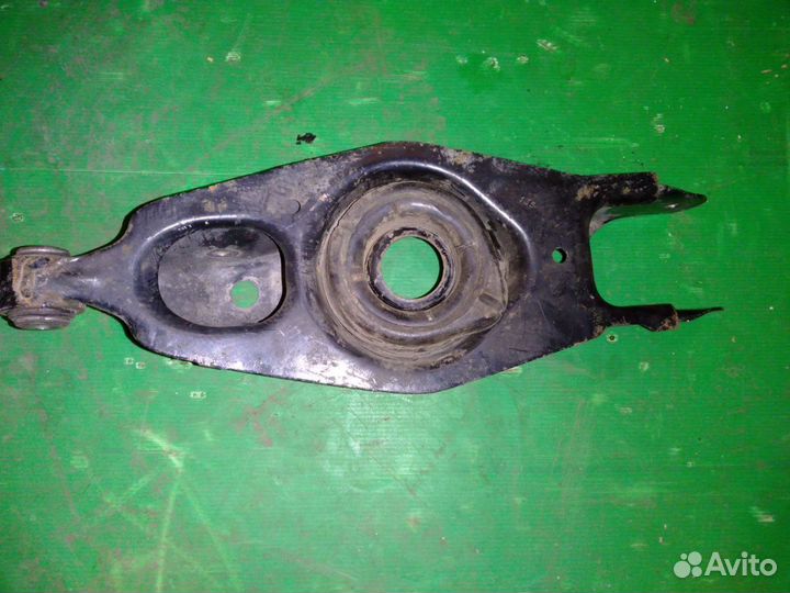 Рычаг задний dodge challenger