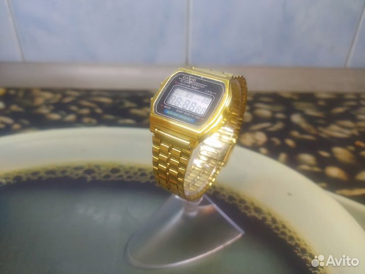 Часы casio. Золотистые
