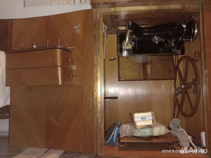 Швейная машинка зингер ножная