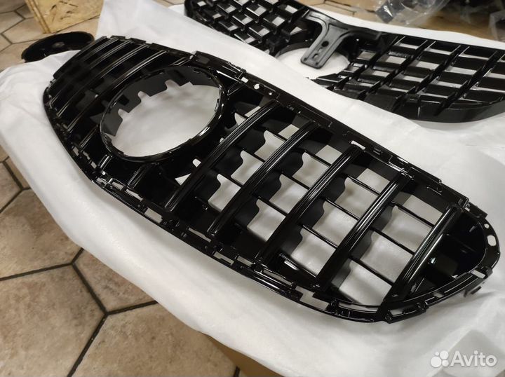 GT решетка радиатора Mercedes E-class W212 (чёрная