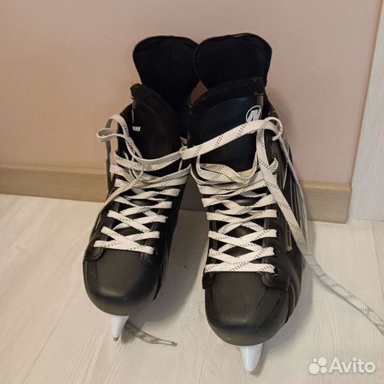 Коньки хоккейные