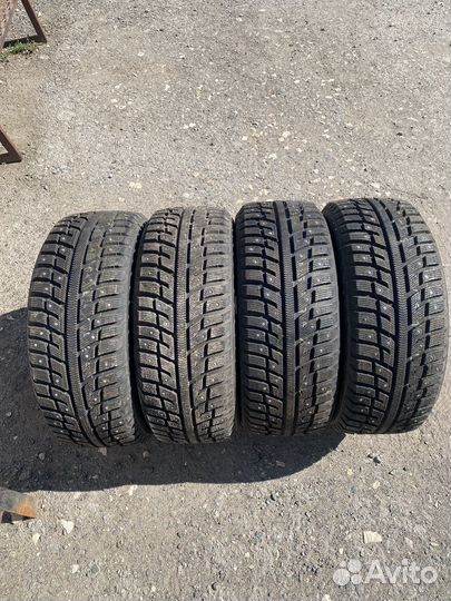 Kumho I'Zen KW22 215/55 R16 97T