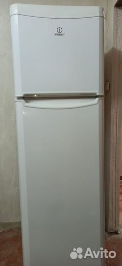 Холодильник Indesit 185 см