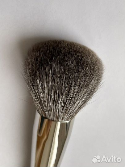 Кисть для макияжа Hakuhodo