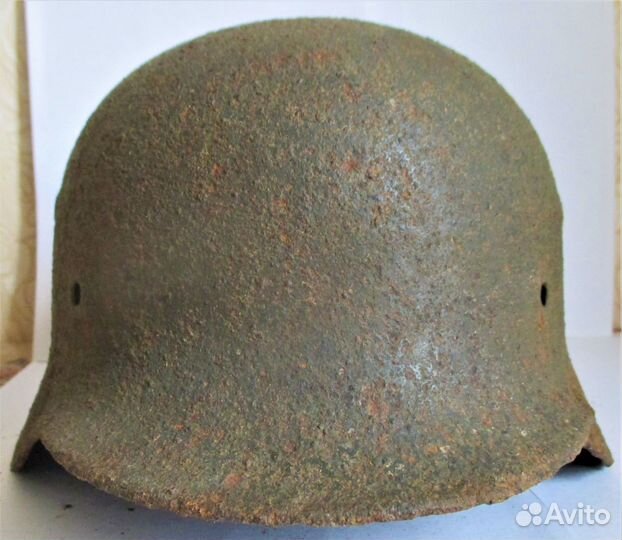 Шлем, каска немецкая М35 с попаданием (5)