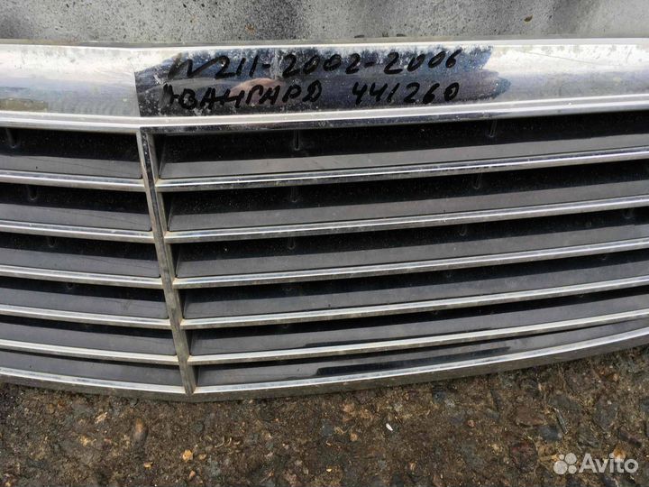 Решетка радиатора Mercedes-Benz E-Класс W211/S211