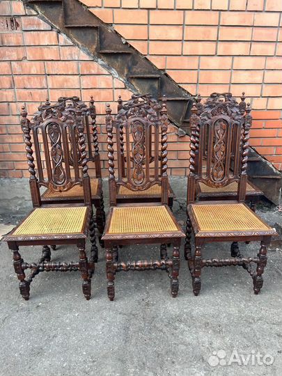Старинные стулья