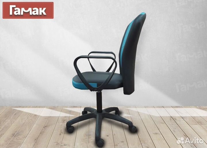 Компьютерное кресло в наличии для школьника