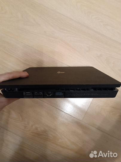 Sony PS4 slim 1tb + 2игры