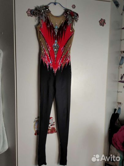 Продается комбинезон для художественной гимнастике