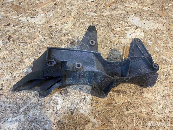 Кронштейн генератора Porsche Cayenne 955 (2002-200