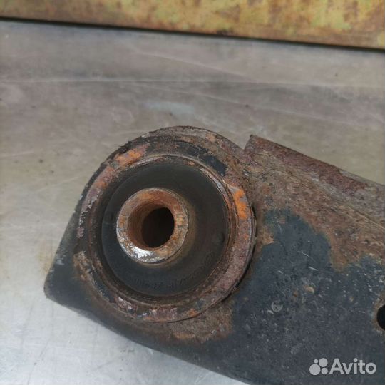 Рычаг задний нижний левый Kia Sorento 2 XM