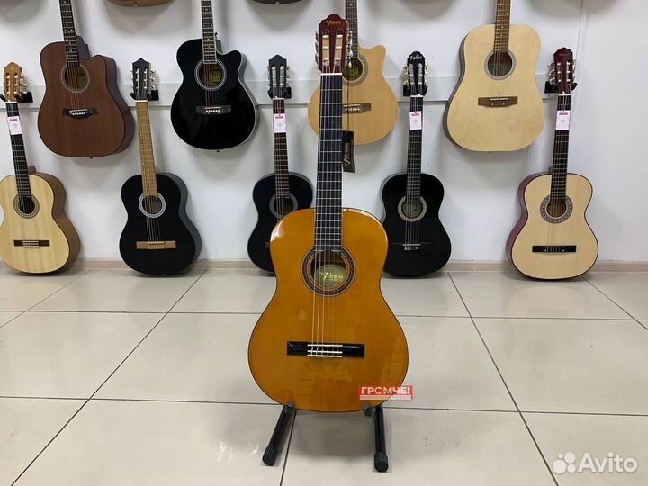 Классическая гитара Valencia vc104 - новая