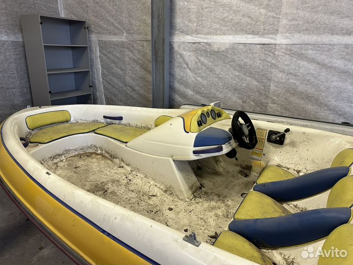 Катер Sea Ray 1999 года без двигателя