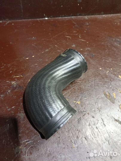 Патрубок интеркулера skoda octavia 1,8т agu