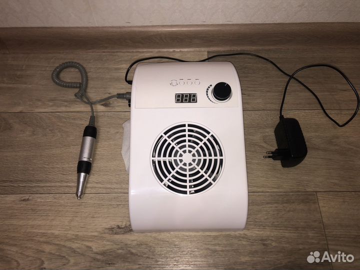 Машинка для маникюра и педикюра + пылесос