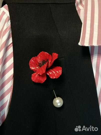 Брошь ручной работы 