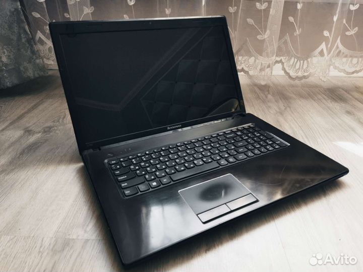 Огромный игровой ноутбук Lenovo в металле