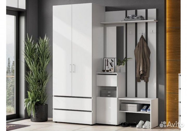 Прихожая белая с зеркалом