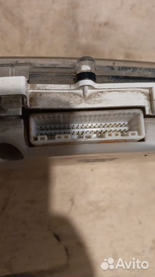 Панель приборов Toyota Corolla 120k