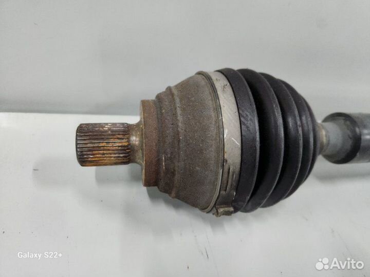 Привод передний правый Volkswagen Passat B7