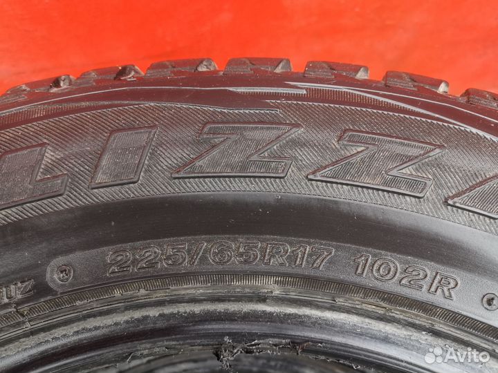 Bridgestone Blizzak DM-V1 225/65 R17