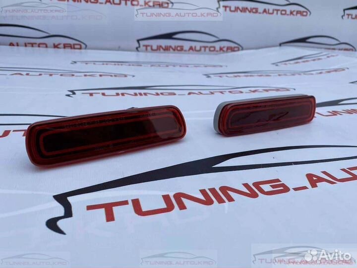 Катафоты в задний бампер Toyota LC 100 Q1335