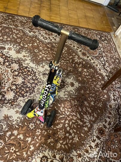 Самокат трехколесный scooter