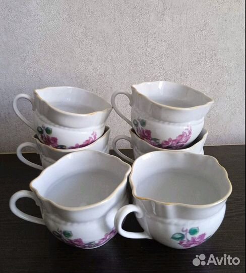 Чайные чашки, розетки для варенья