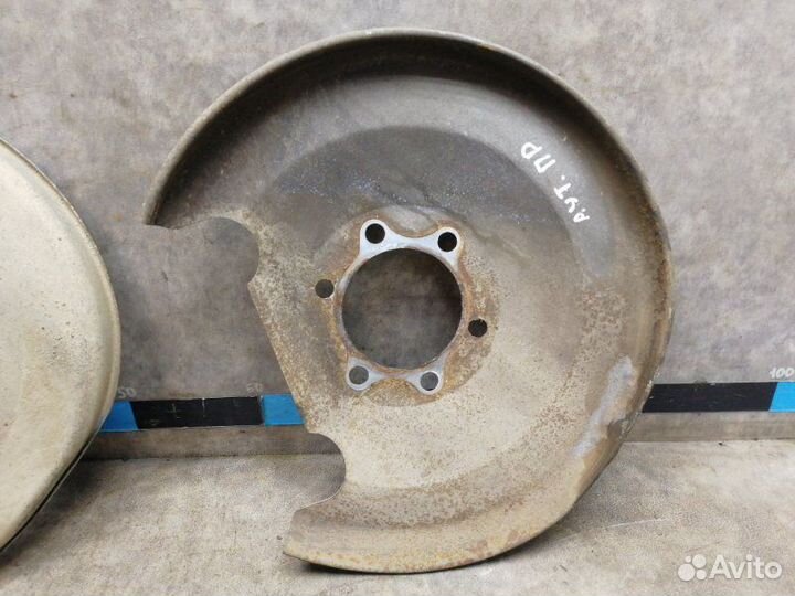 Пыльник тормозного диска задний Mitsubishi