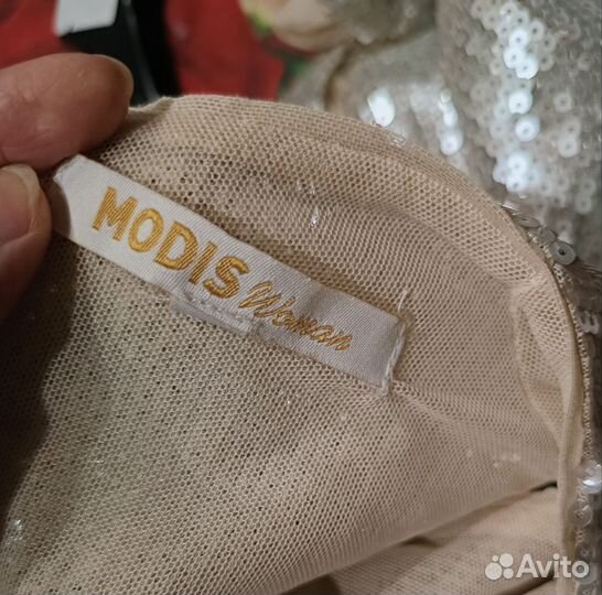 Кофточка с платиновыми пайетками