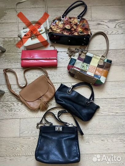 Женские сумки. Много