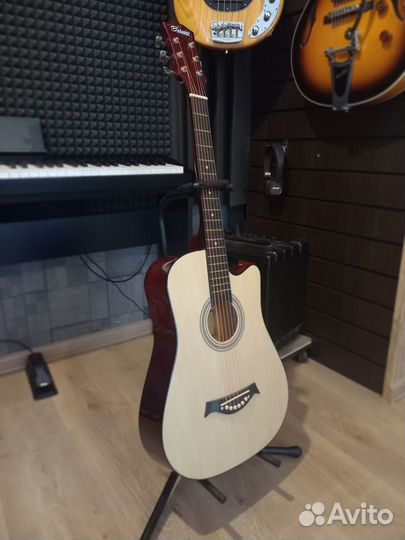 Акустическая гитара для обучения