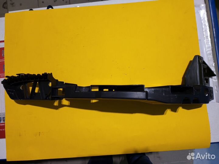 Кронштейн подфарный правый Polo 2010-2020