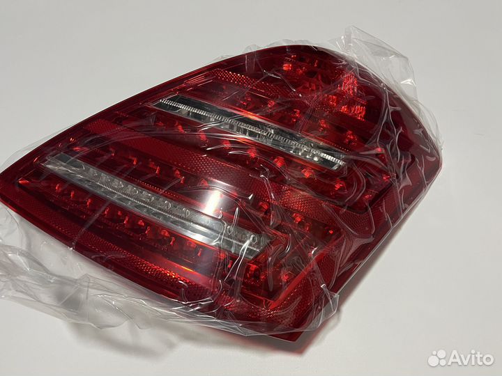 Правый задний фонарь Mercedes w221 рестайл новый