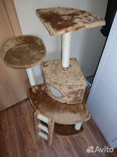 Домик для кошки с когтеточкой