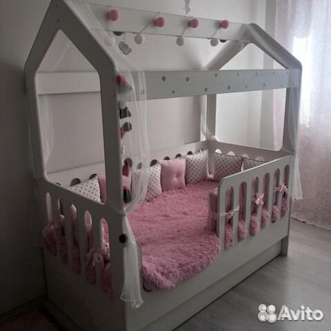 Детская кровать домик